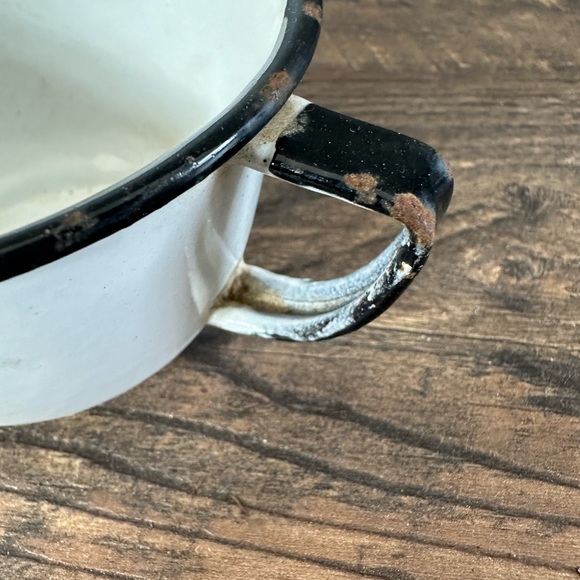 Rare vintage enamelware black and white cup. - Picture 4 of 4